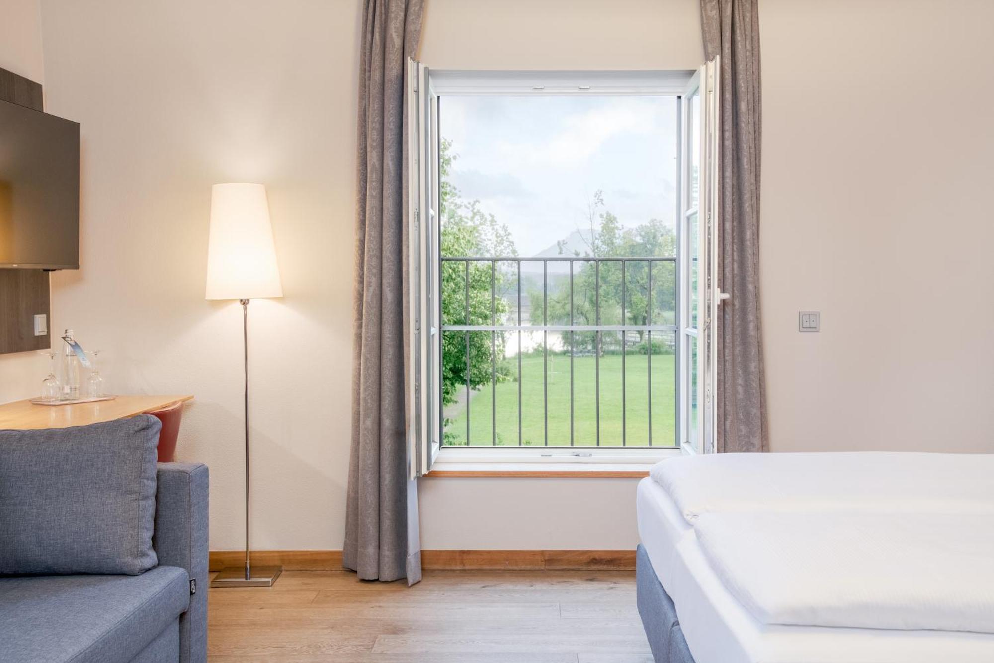 Hotel Aiterbach Am Chiemsee ริมสติง ภายนอก รูปภาพ
