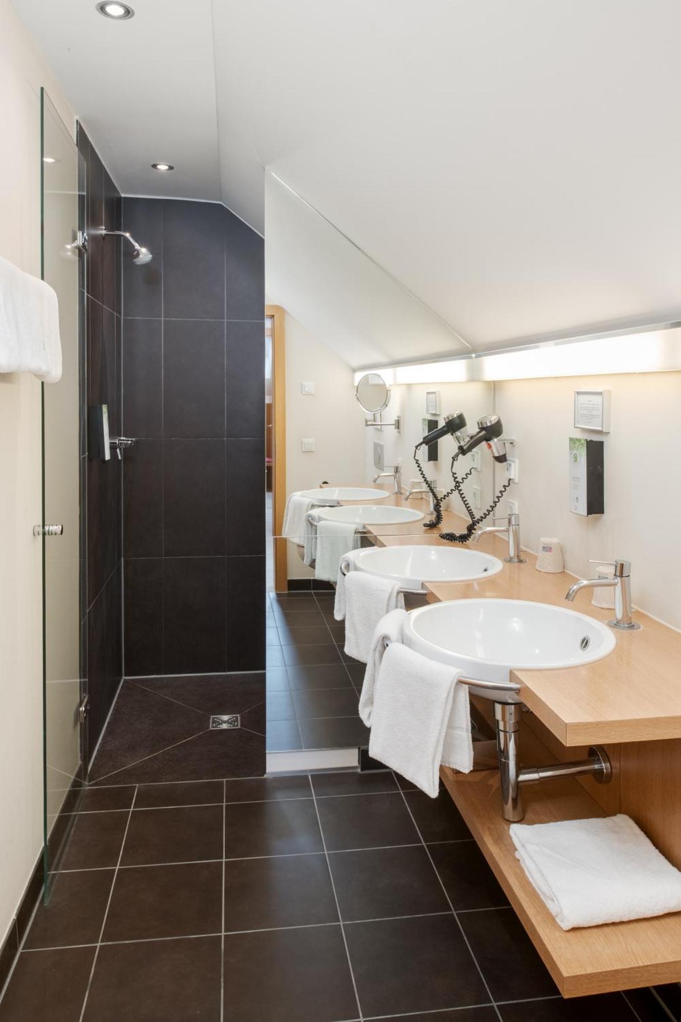 Hotel Aiterbach Am Chiemsee ริมสติง ภายนอก รูปภาพ